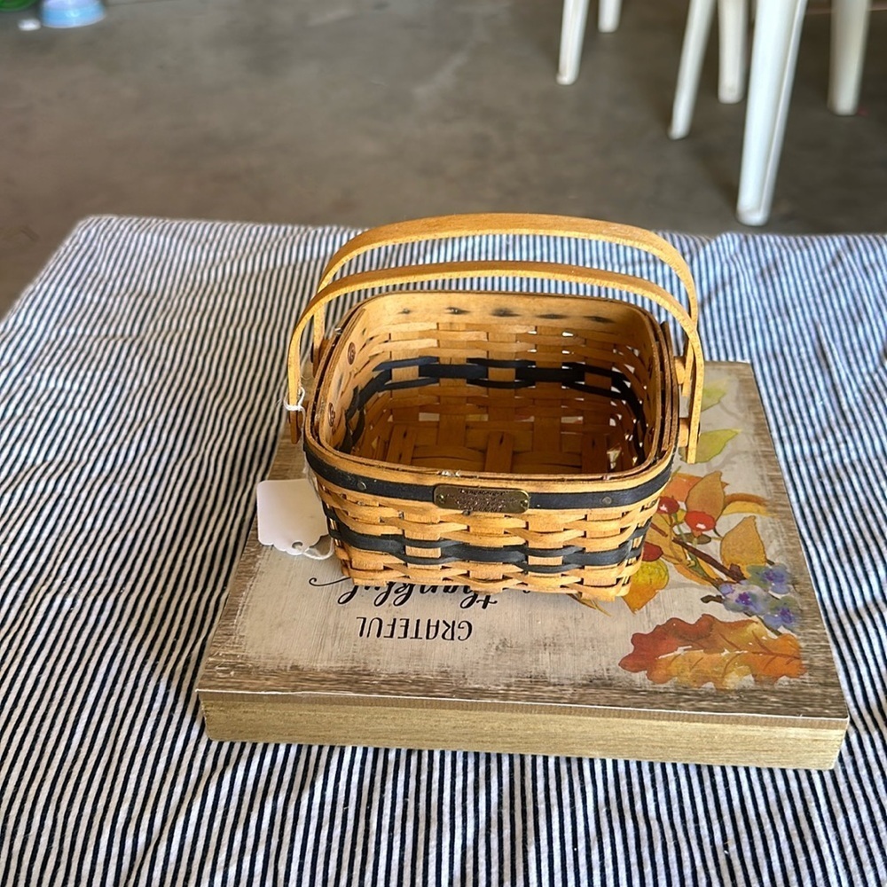 Longaberger miniature 2002 to 2003 edition cake basket. JW collection.​​
